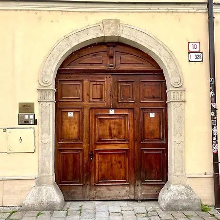 Apartment Klariska Near Michael's Gate Bratislava